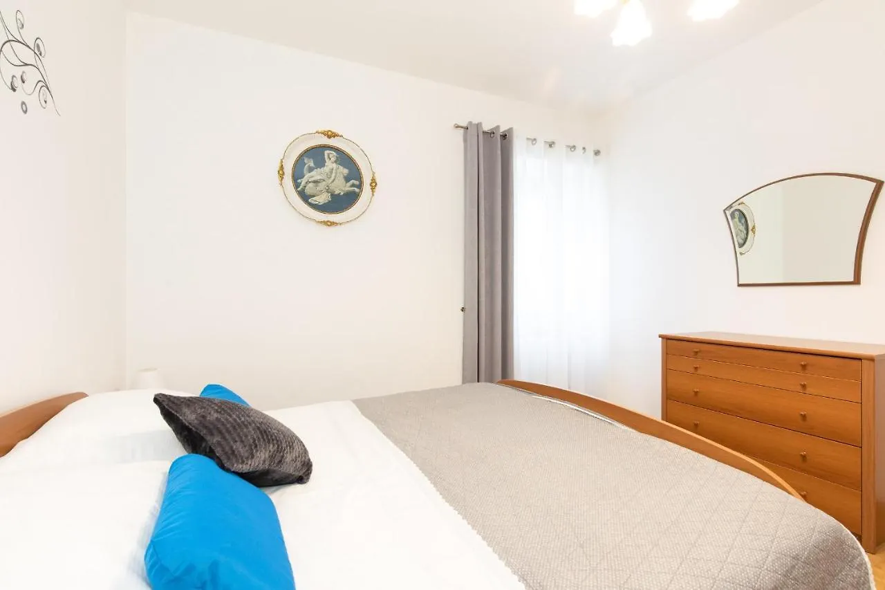 Apartments Meri Punat
