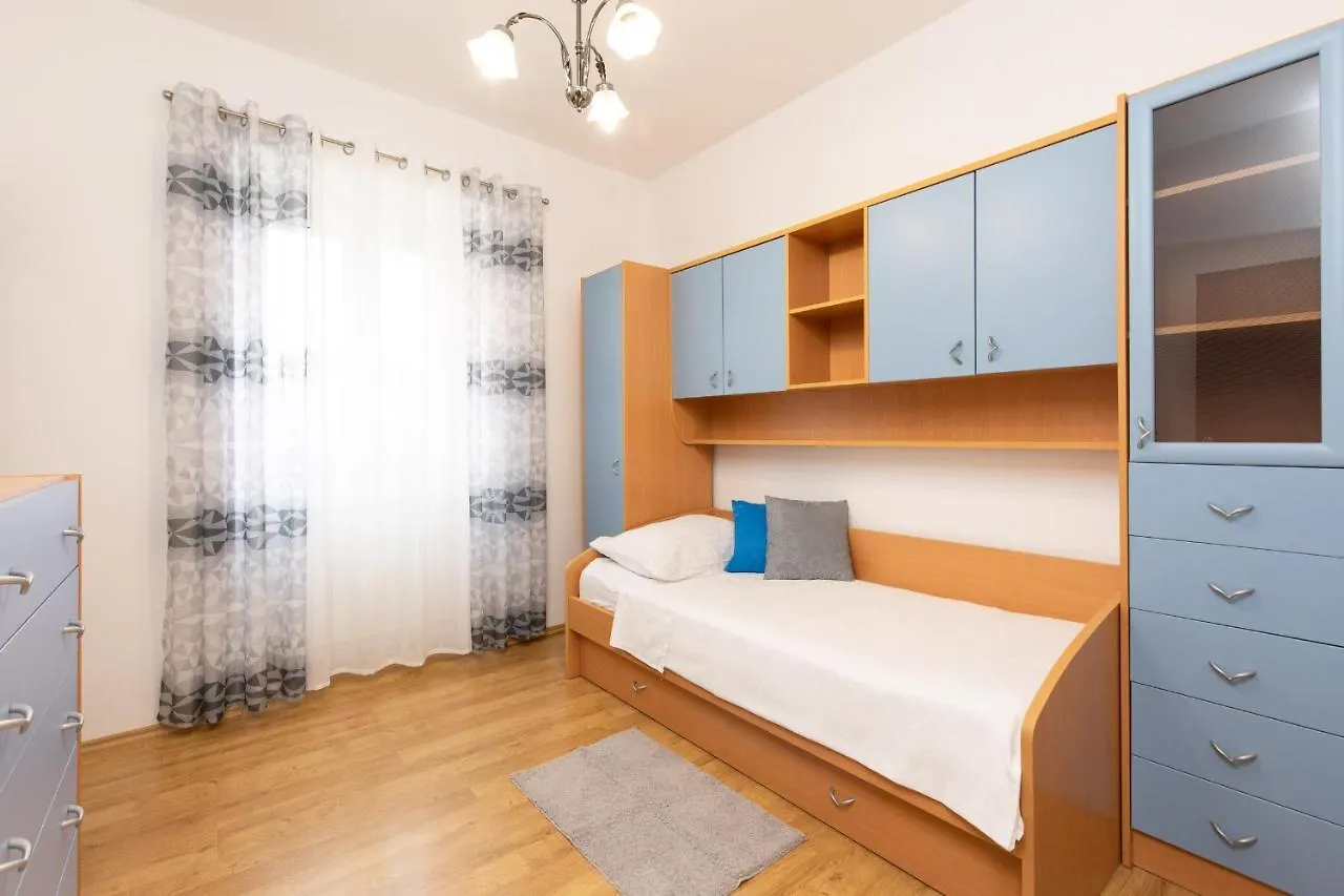 Apartments Meri Punat 0*,  Croatia