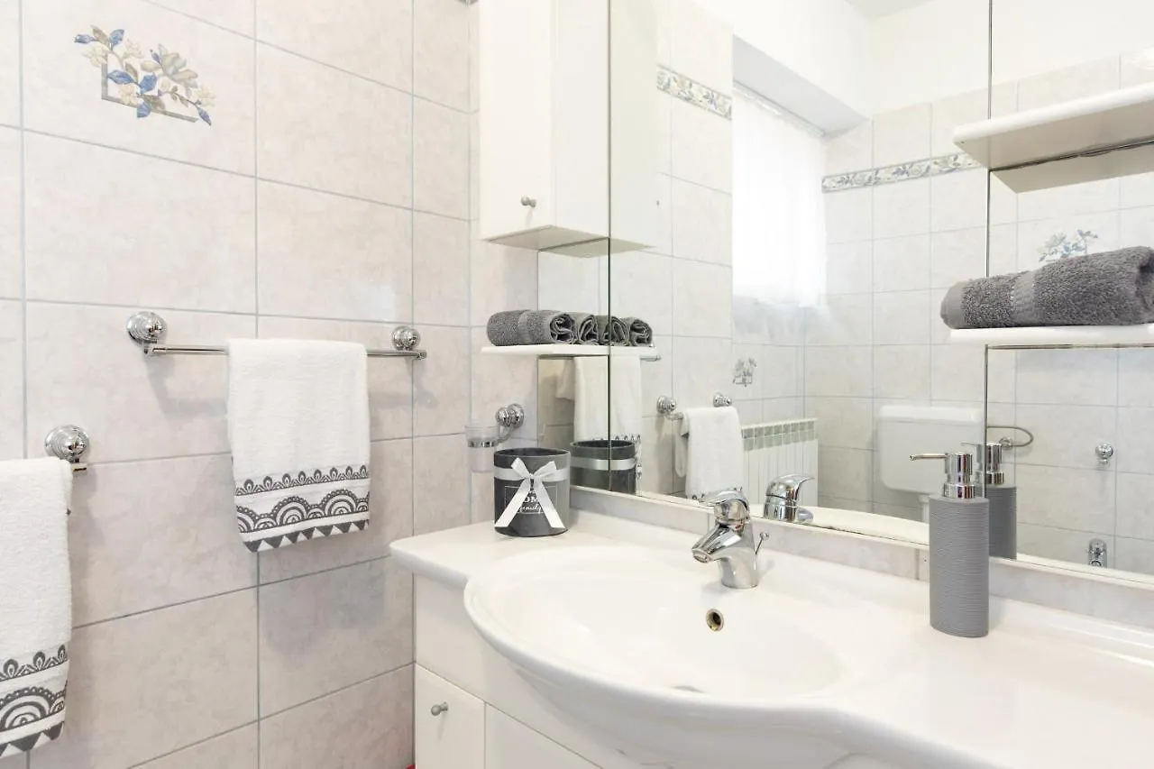 Apartments Meri Punat