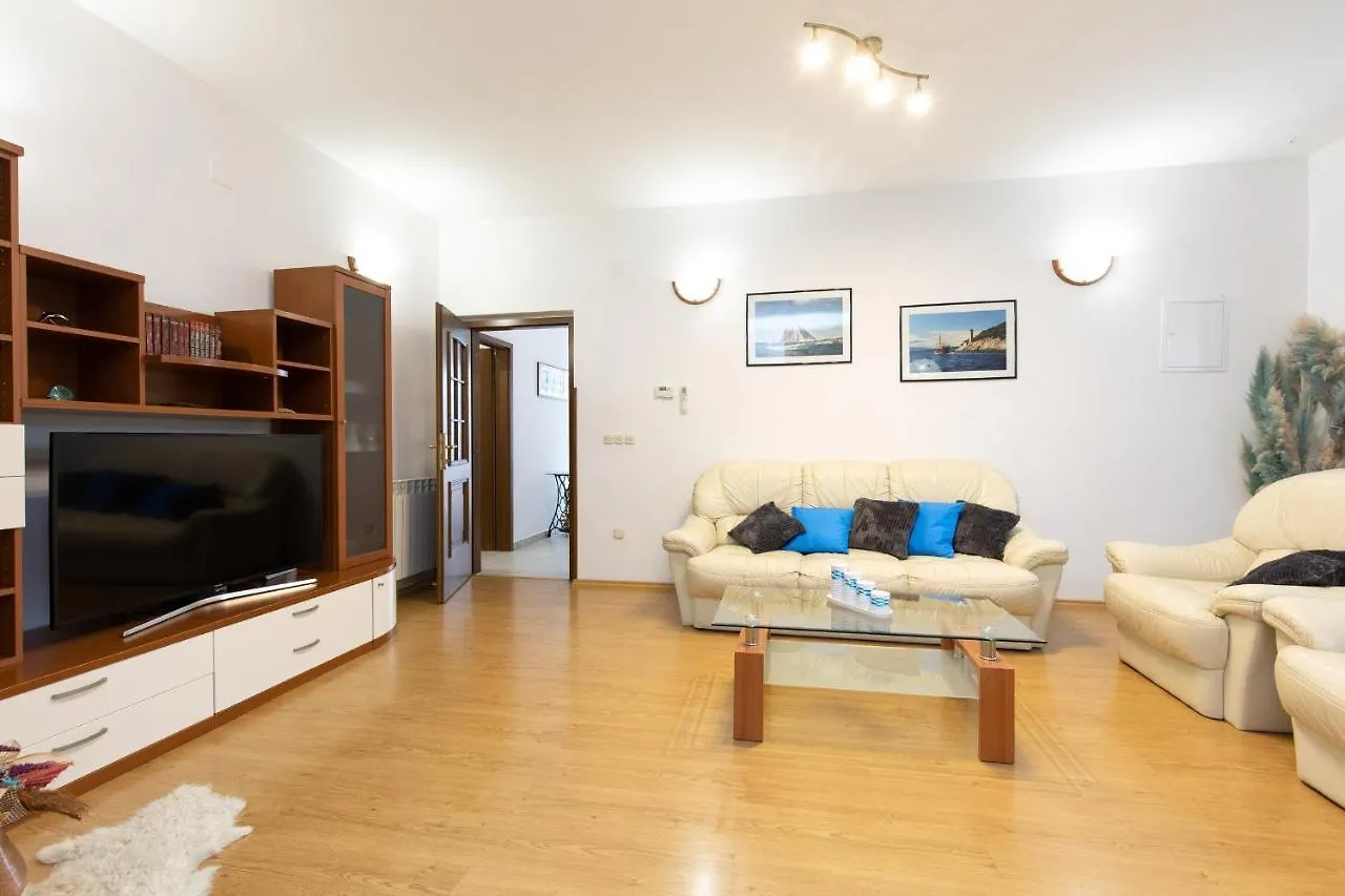 Apartments Meri Punat 0*,