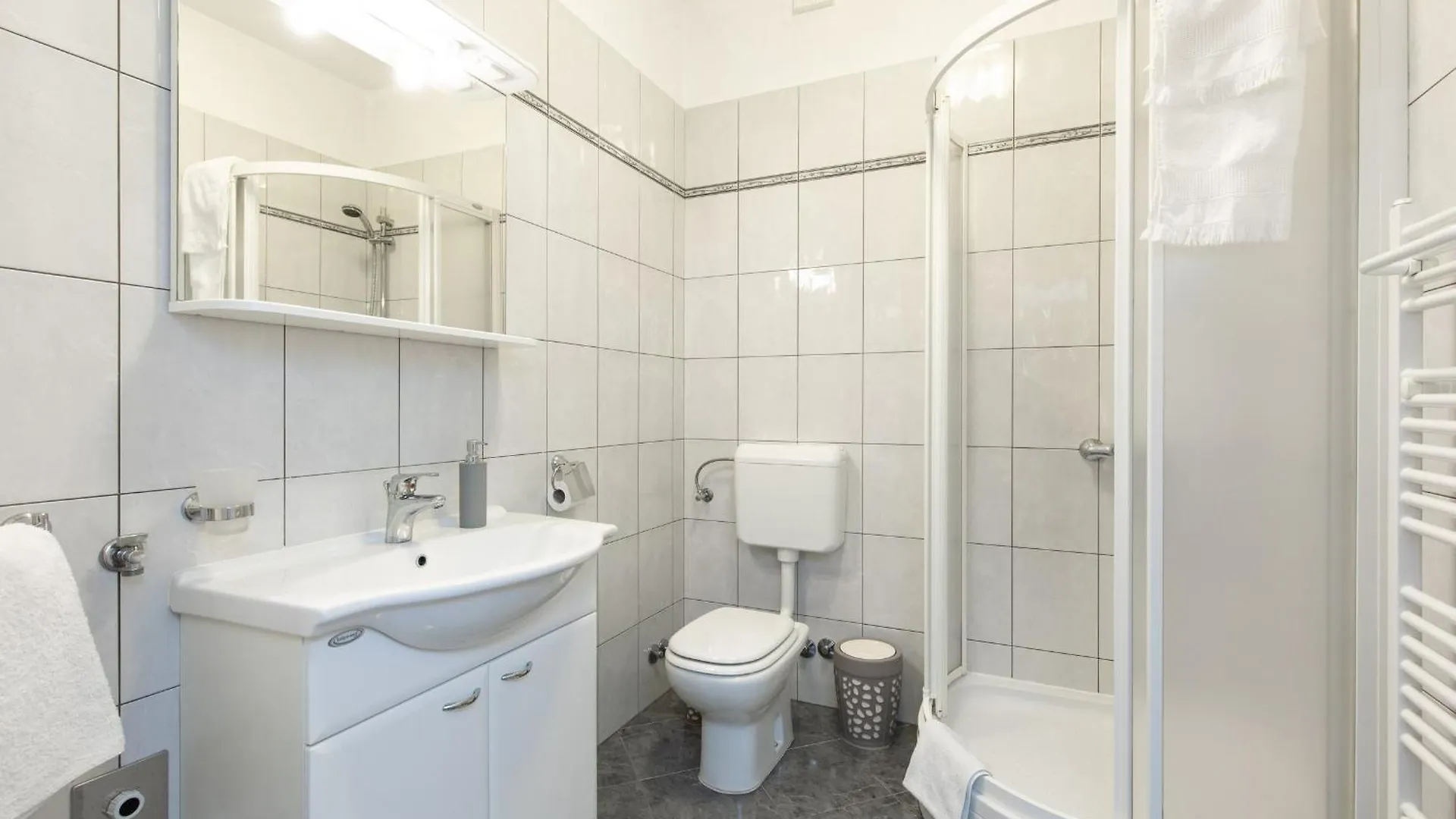 Apartments Meri Punat 0*,  Croatia